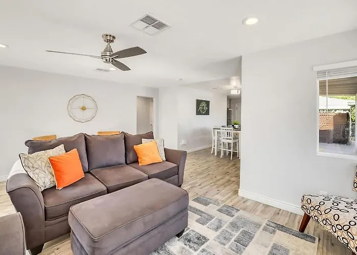 Retreat Main House And Casita Sleeps 8 * Phoenix