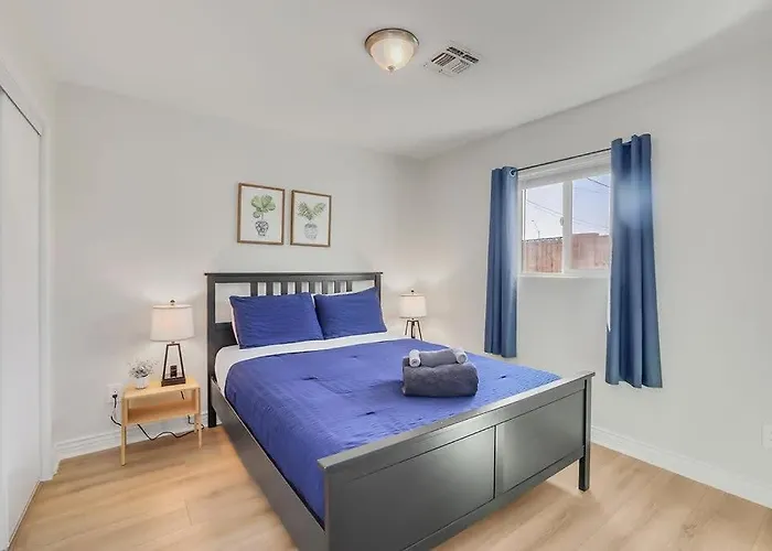 Сasa de vacaciones Retreat Main House And Casita Sleeps 8 *