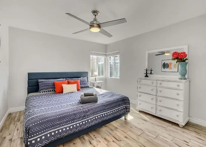 Retreat Main House And Casita Sleeps 8