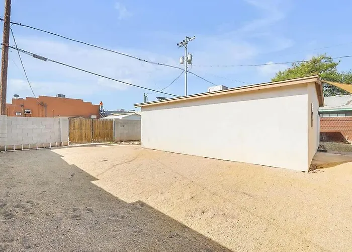 Retreat Main House And Casita Sleeps 8 Phoenix
