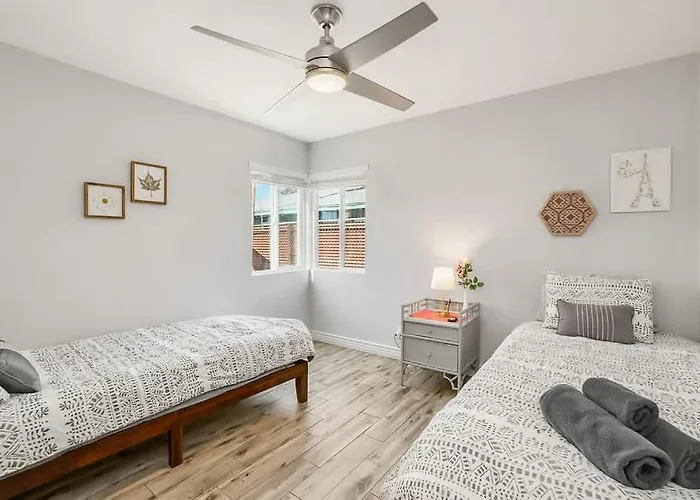 Retreat Main House And Casita Sleeps 8 Phoenix