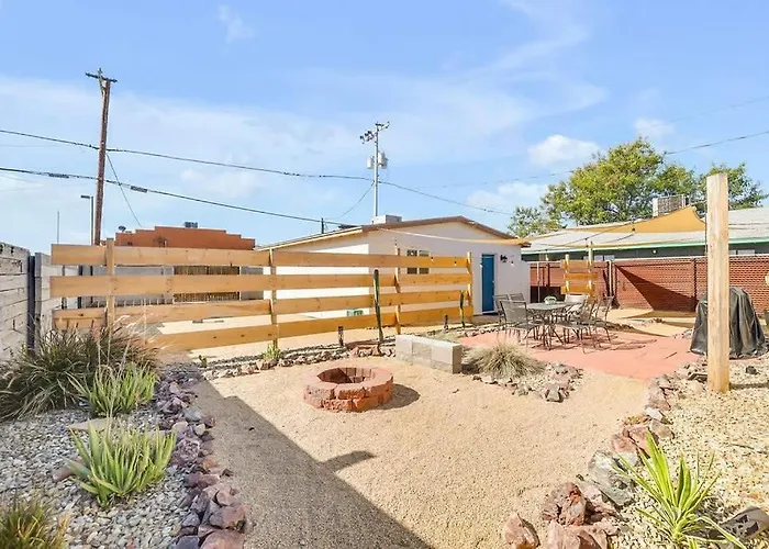 Retreat Main House And Casita Sleeps 8 Phoenix